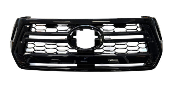 ΜΑΣΚΑ TOYOTA HILUX REVO '18-'20 (ΓΙΑ ΕΚΔΟΣΗ MILLENIUM/INVINCIBLE) ΜΕ ΜΑΥΡΟ ΠΛΑΙΣΙΟ